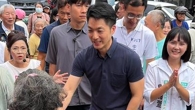 真巧!蔣萬安才宣布不替白營小雞站台 吳怡萱「巧遇」獲同框照