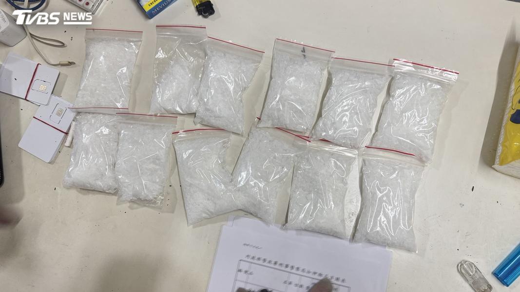 警方查獲大量毒品。(圖/TVBS)