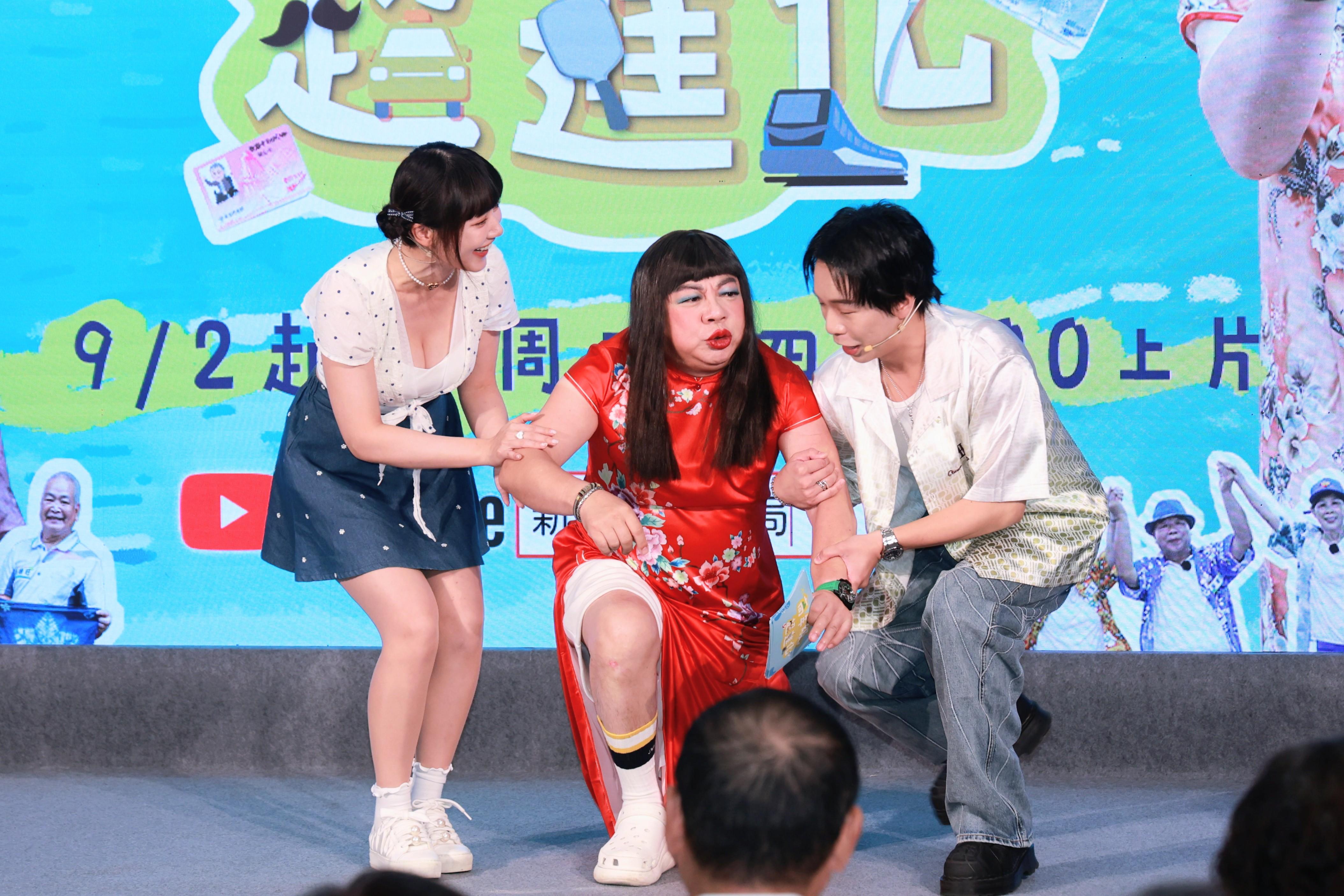 董至成跌倒。（圖／趙世平攝）