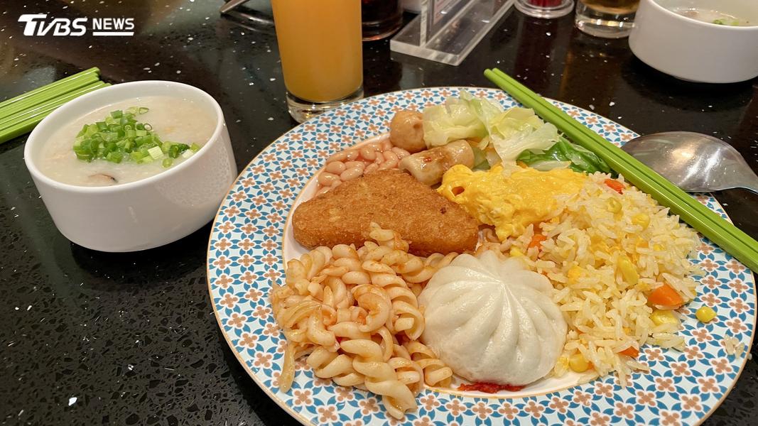 刷牙該選早餐前還是餐後?醫師揭最佳時機:吃完酸性食物別急著刷(圖/TVBS)