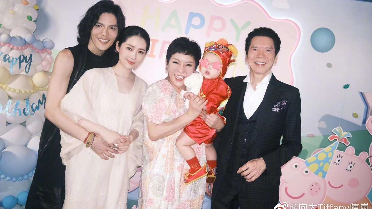 不滿向太屢談家務事!向佐罕公開嗆母:賺夠錢無聊就打打遊戲