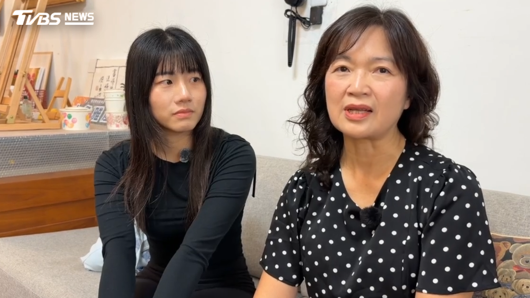 宋小姐(左)尋求自嘉義地檢署科長退休的名油畫家劉婷瑟(右)出面協助。(圖/TVBS)