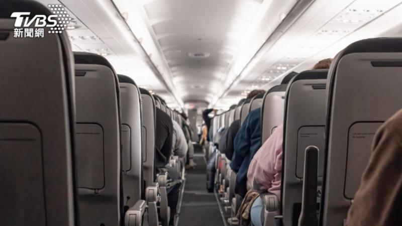 不是椅背往後倒!搭飛機最惹人厭行為出爐 「這事」惹火27%旅客