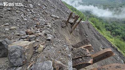 豪雨狂炸!苗栗南庄301農路崩塌 通往鹿山、鹿湖全面封閉