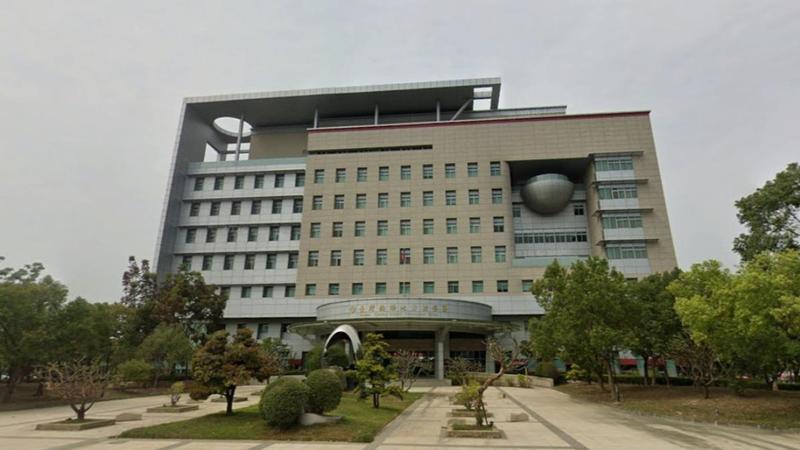 快訊/橋頭地檢署傳巨響!47歲女洽公突墜樓命危 目擊者嚇壞