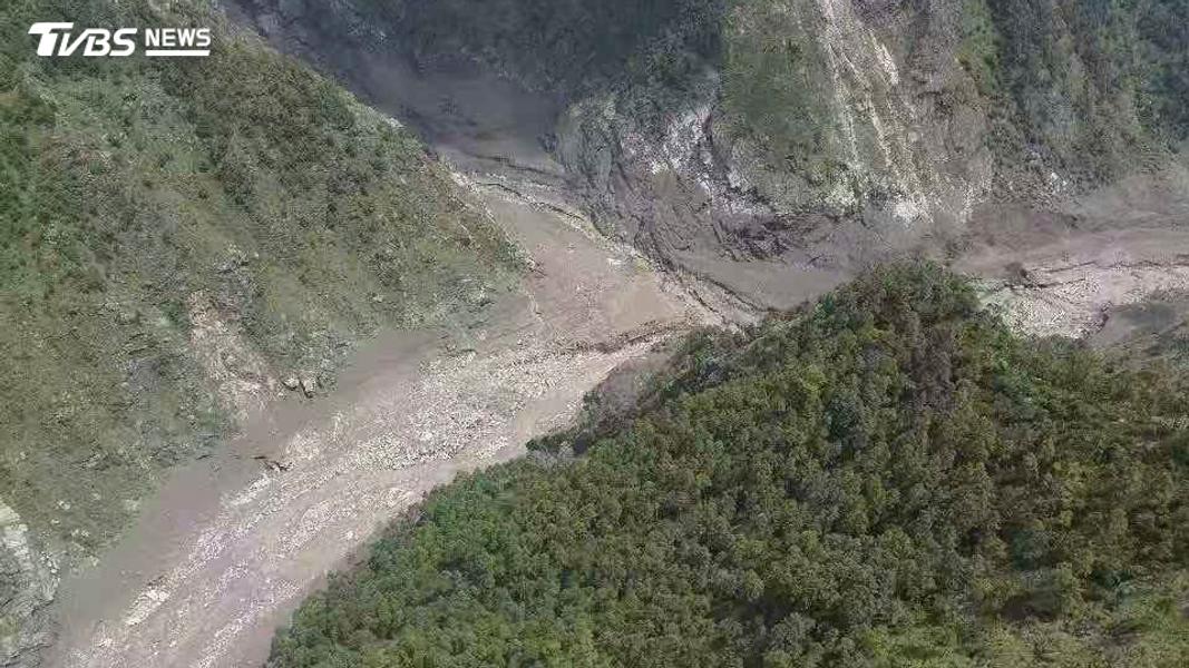 喜馬拉雅山區26日爆發嚴重山洪,重創中國西藏與尼泊爾 (圖/美聯社)