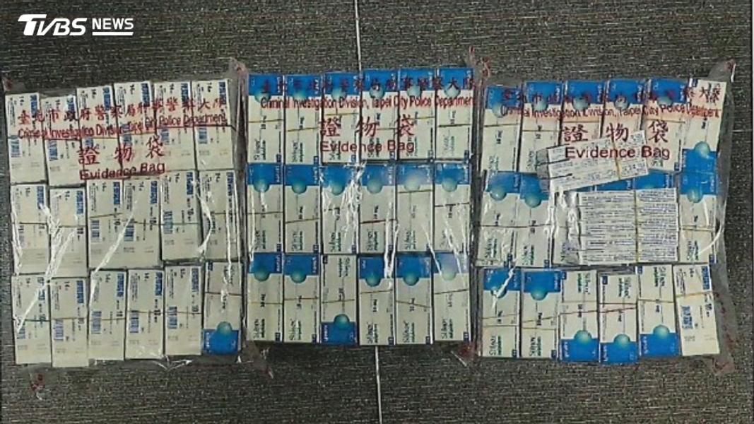 無良醫師假開處方箋屯了2萬多顆安眠藥。(圖/TVBS)