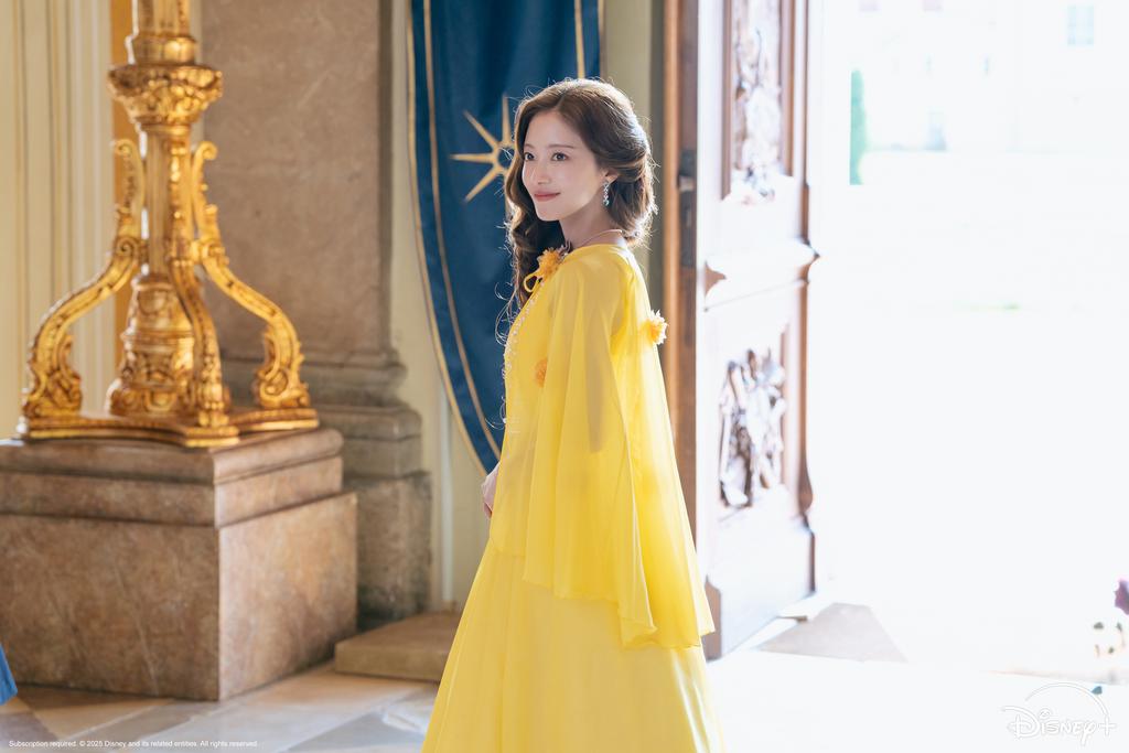 李世榮在飾演逃亡奴隸出身的「菈絲塔」。（圖／Disney+提供）