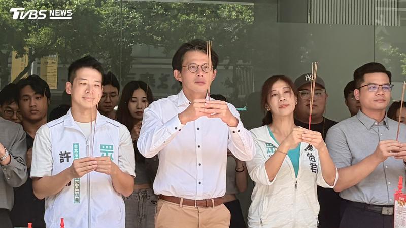 竹北選戰藍白合破局?藍營吳旭智已領表 黃國昌:邱臣遠照常登記