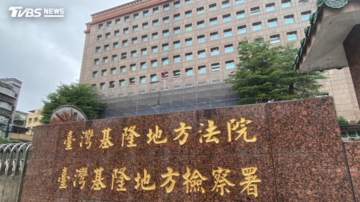 國有地當自己家?基隆男設鐵門上鎖 還濫倒廢棄物後果慘了