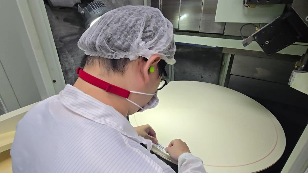 從研磨墊到先進封裝 台灣材料突圍半導體(圖/TVBS)