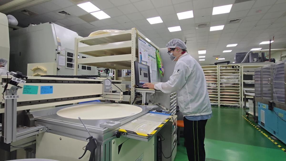 AI晶片高功率挑戰大!材料廠搶進先進封裝 成隱形關鍵後盾