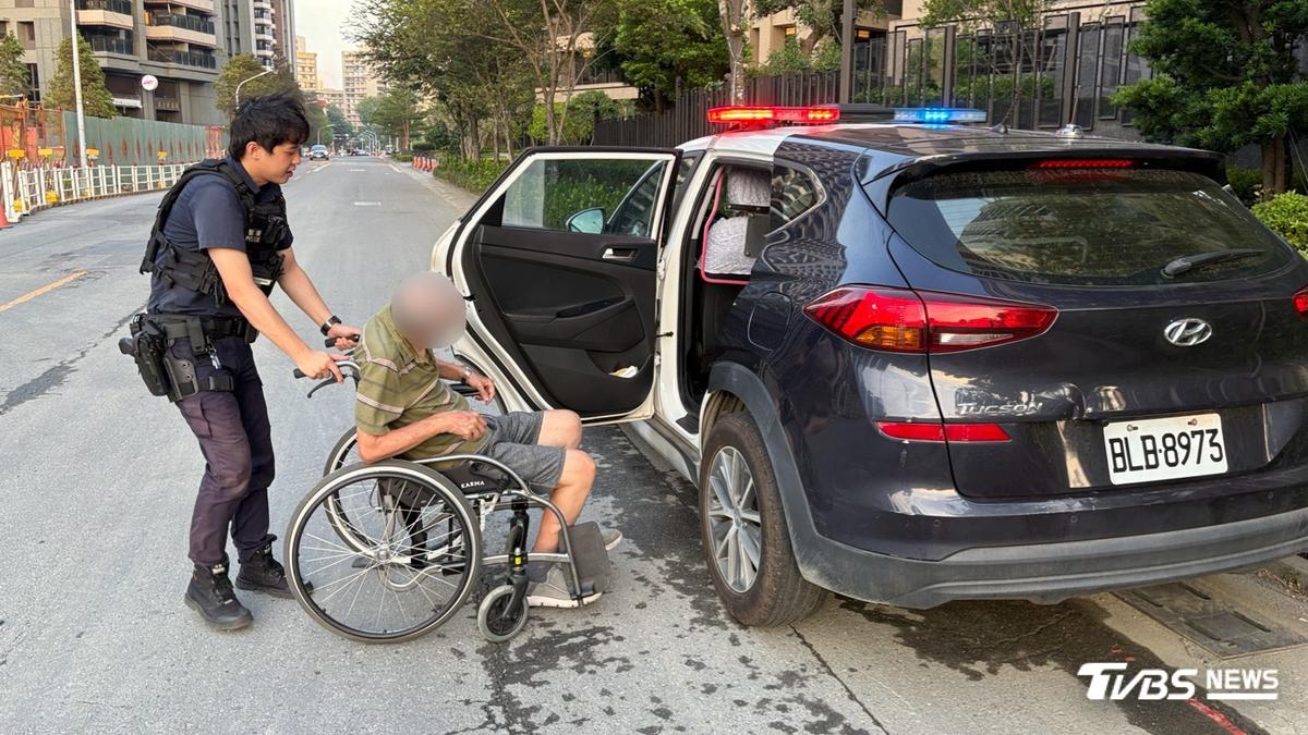 學生報恩!高雄員警助迷途老翁返家 家屬竟是國中恩師