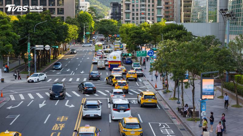 公路局擬9月底實施交通新制,並公布推動機車道路訓練細節。(示意圖/shutterstock 達志影像)