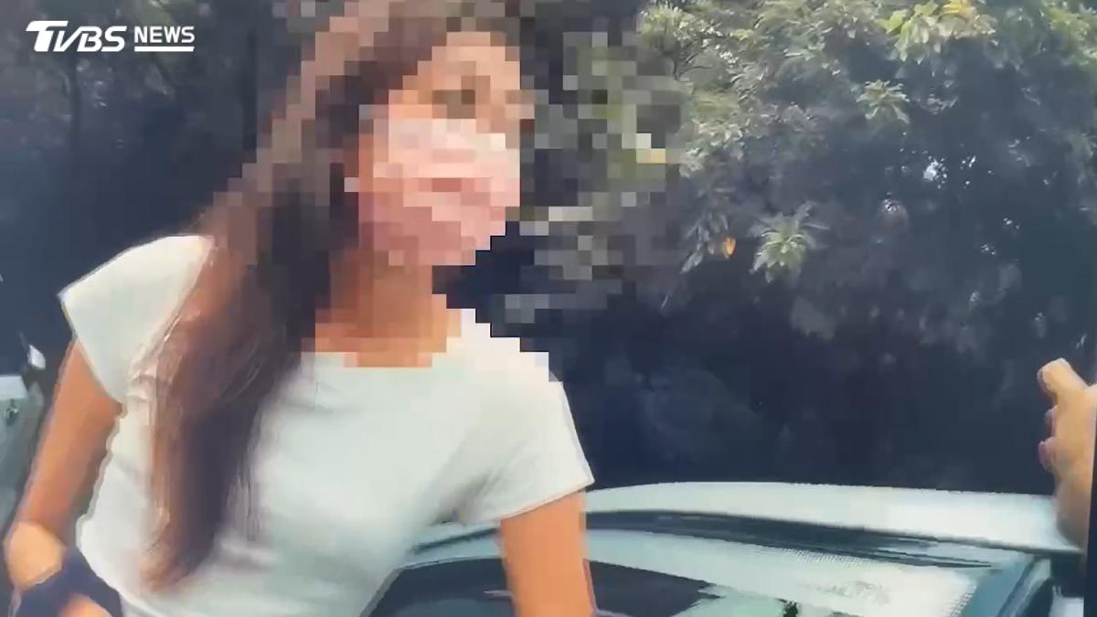 女控無故快篩遭扣車!密錄器還原真相 警3次宣讀權利她不回應