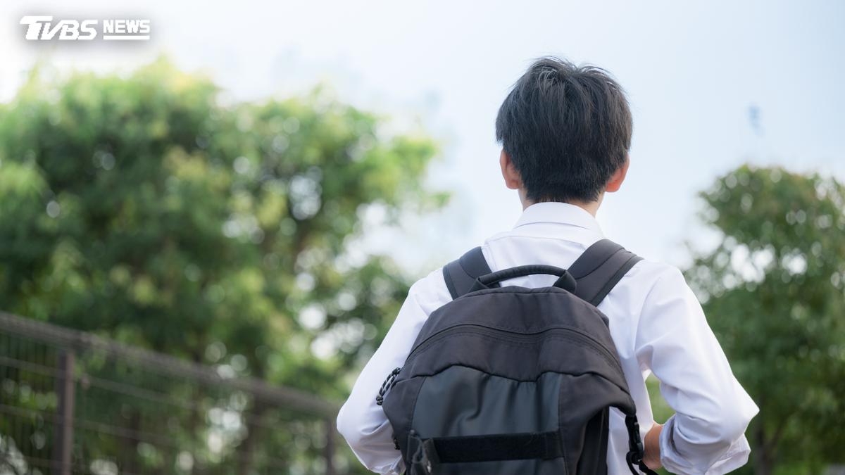 明天開學!家長翻行事曆卻見「滿滿連假」 崩潰喊:不想面對