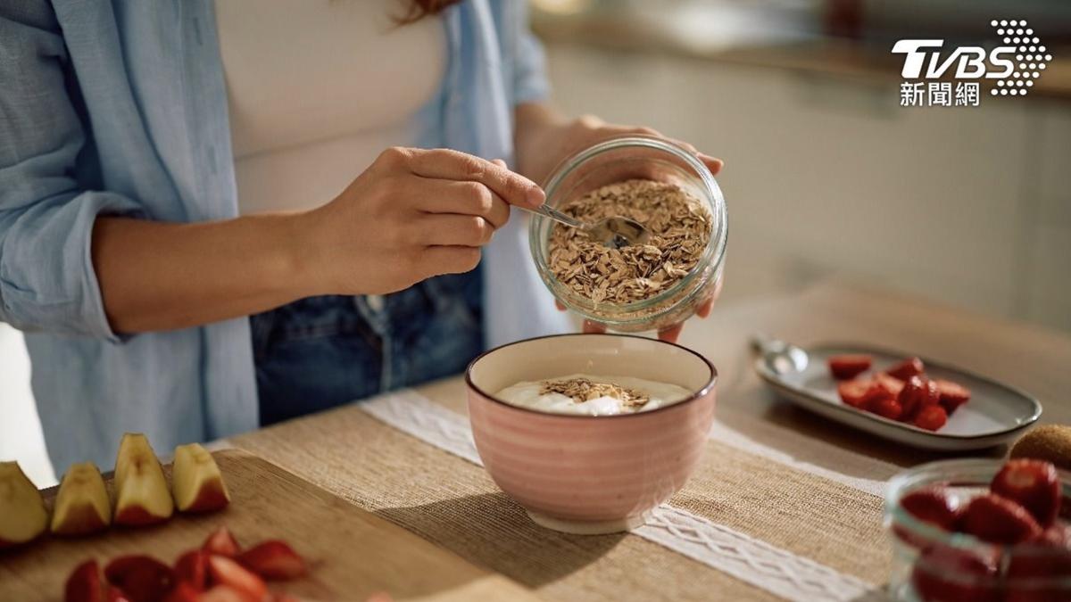 燕麥奶是碳水炸彈!醫揭「偽」健康食物:高蛋白冰淇淋也上榜