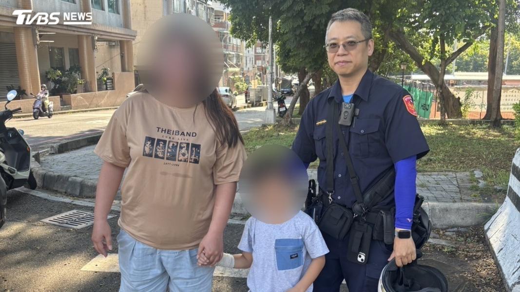 安靜準沒好事? 午睡醒來母報案:6歲兒和狗不見了 警巡邏找到人(圖/TVBS)