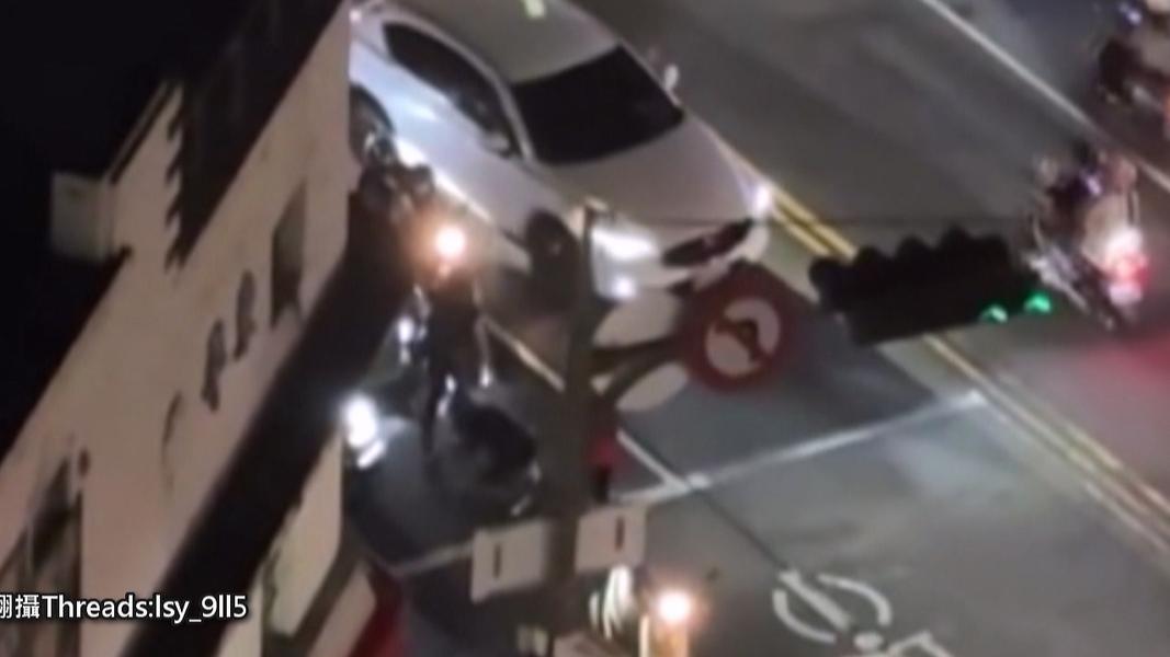 中華路夜市衝突!機車過路口未禮讓 男追百米狂毆59歲翁(圖/Threads lsy_9115)