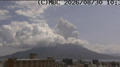 日本櫻島火山連三爆!灰柱直衝2千米高空 氣象廳急發3級警戒