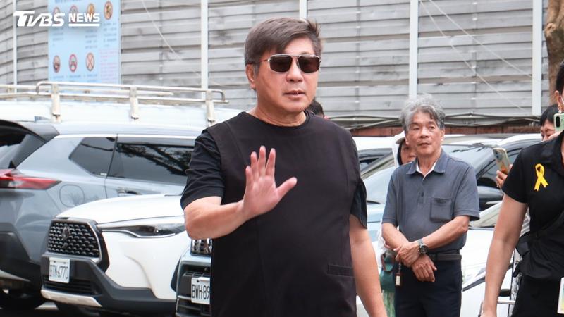 胡瓜出席陳盈潔告別式。(圖/趙世平攝)