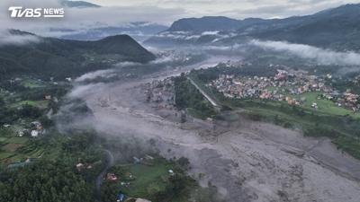 停下喝茶10分鐘!印度朝聖團目睹「巴士被沖走」 28人尼泊爾逃死