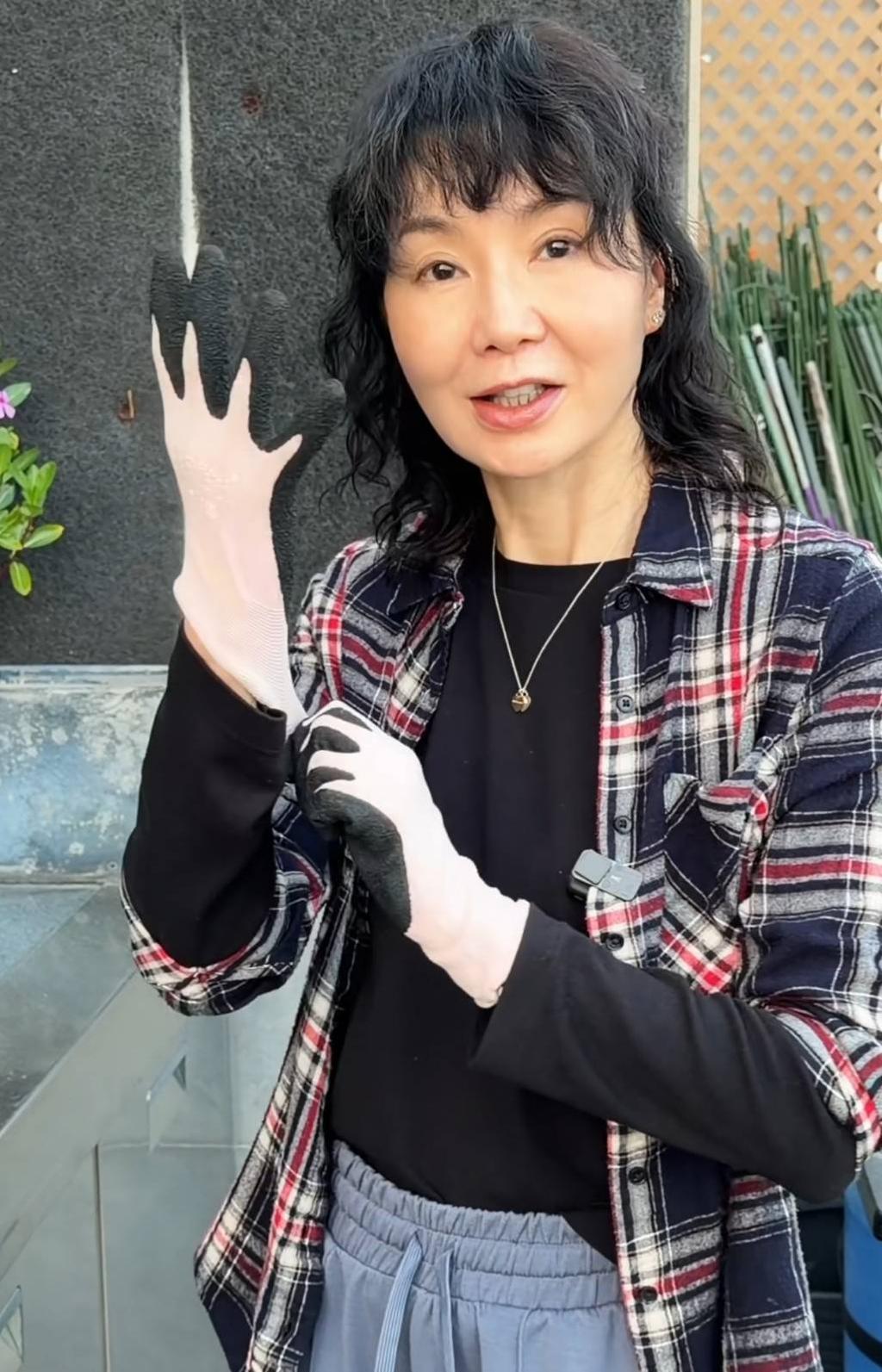60歲張曼玉也在穿！UNIQLO「同款平價單品」被搶爆