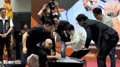 台中戰鬥陀螺嘉年華開賽!盧秀燕、江啟臣、黃國昌較勁戰果曝
