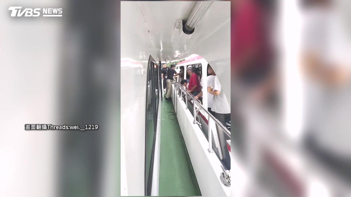 船艙竄黑煙40人嚇傻!日月潭遊艇故障 遊客苦笑:第一次卡湖中