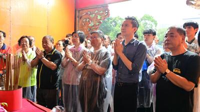 義民廟遶境促同台!陳見賢終於同框徐欣瑩 旁邊站的卻是鄭朝方