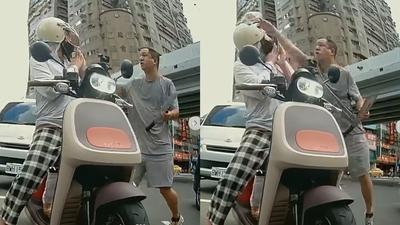 悚!三重男揮開山刀當街攔人「拍女騎士安全帽」 她嚇壞雙手合十