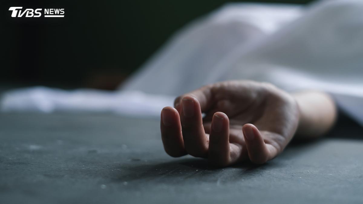 才喊先不打了要休息!大馬男剛轉身 竟當場軟倒「猝死羽球場」