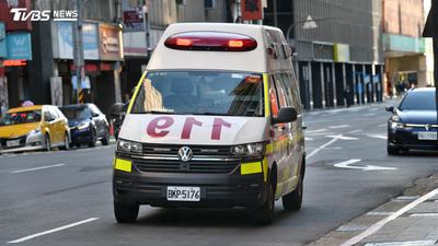 恐怖鐵絲垂路口!台中女騎過「誤中血滴子」 遭割喉一摸滿手血