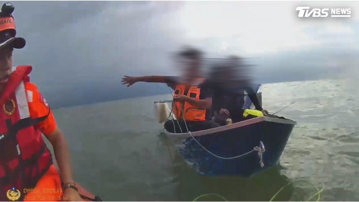3釣客困海1小時 體力耗盡險回不來