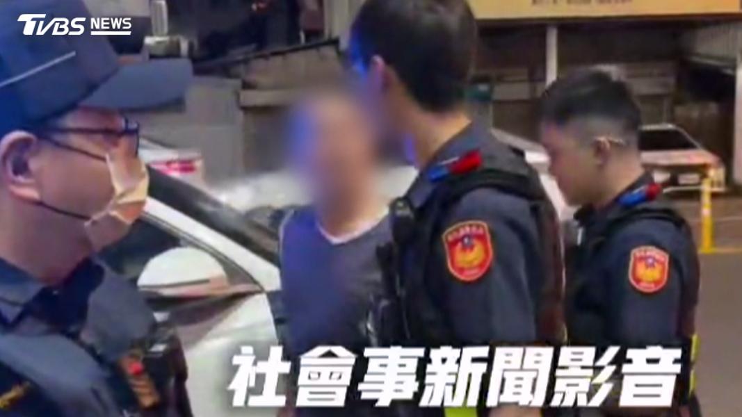 彰化醉男借酒澆愁「大字躺馬路」 路人嚇傻:農曆七月好可怕。(圖/翻攝社會事新聞影音)