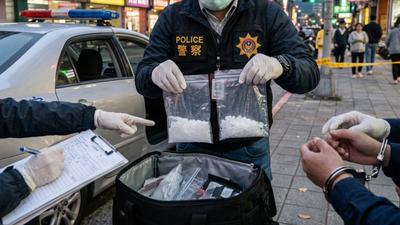 拿冰糖掉包K他命!2警員拚績效竟「黑吃黑」 遭判刑定讞