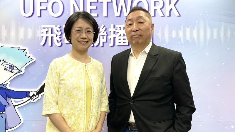 國民黨立委翁曉鈴上廣播節目接受媒體人唐湘龍專訪。(圖/飛碟早餐提供)