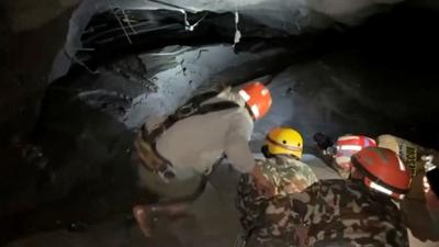 FOCUS全球新聞/尼泊爾洪災毀11座水電站 上百人受困隧道 韓陸路馳援救9失聯員工