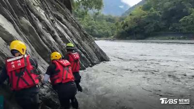 滾滾溪水驚險畫面曝!南投勇消殉職 劉世芳允諾「最高撫卹」