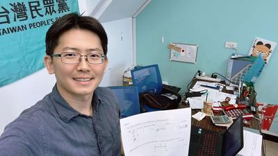 柯文哲才赴台南輔選白小雞 市黨部執行長突請辭:有緣再會