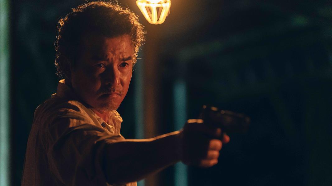 李銘順化身清道夫「福股」 意外踏入清道夫世界。(圖/Netflix提供)