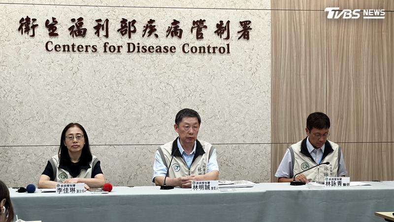 新冠單週2萬人就醫仍屬流行高原期。(圖/陳詩璧攝)
