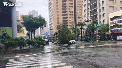 1個月下了近整年的雨!高雄8月狂灌1712毫米 創95年新高