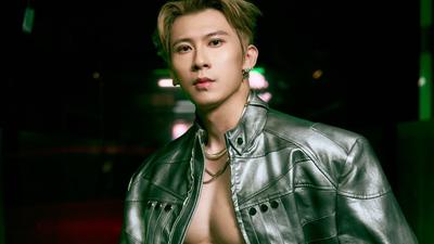 男星炸出「40吋胸肌」!超猛身材超養眼 4台破億超跑助陣