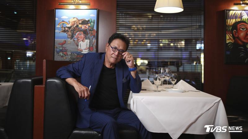 羅伯特・清崎(Robert Kiyosaki)自曝背債12億美元(約新台幣380億元)。(圖/達志影像美聯社)