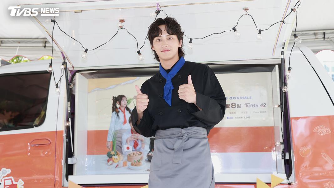 范少勳在節目中擔任「值班經理」。(圖/黃城碩攝)