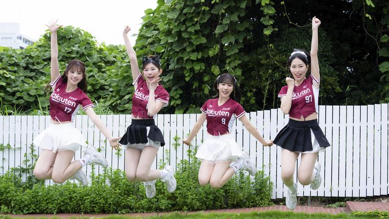 樂天女孩笑笑、穎樂、高橋佳帆、溫妮進軍日本。(圖/樂天女孩Rakuten Girls提供)