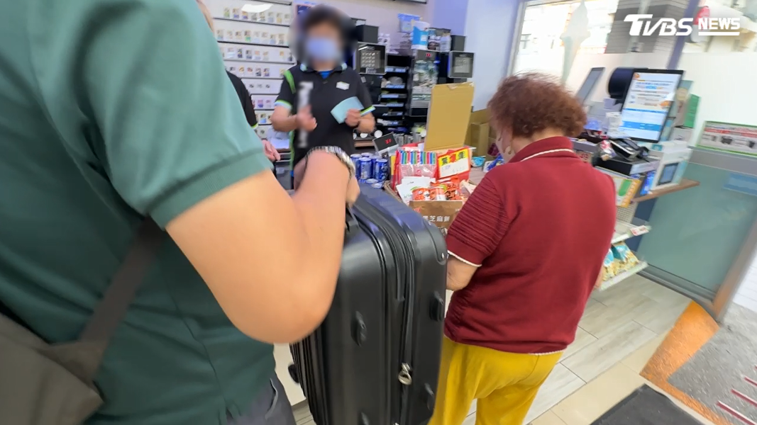 超商斜槓推「行李寄放」一天20元 旅客不用拖行李到處走(圖/TVBS)