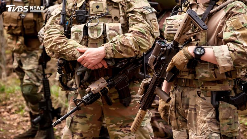 美國戰爭部長赫格塞斯正悄悄延長美軍部署。(示意圖/Shutterstock達志影像)