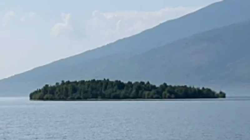 加拿大不列顛哥倫比亞省(British Columbia)近日出現「神秘島」!(圖/翻攝自X@bchydro)